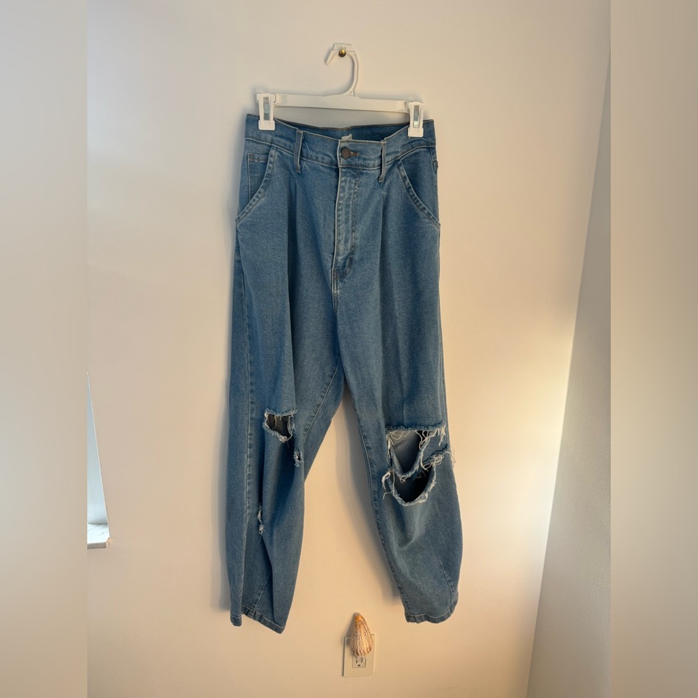 Vibrant Blue Relaxed Jeans with Distressed Details